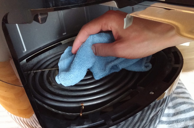 How To Clean Your Air Fryer - Quick Step-By-Step Cleaning Guide